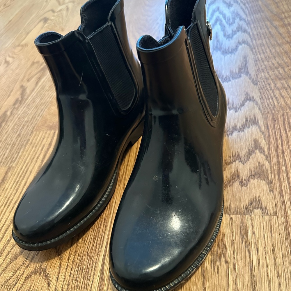 Michael Kors Glossy Black Winter Boots